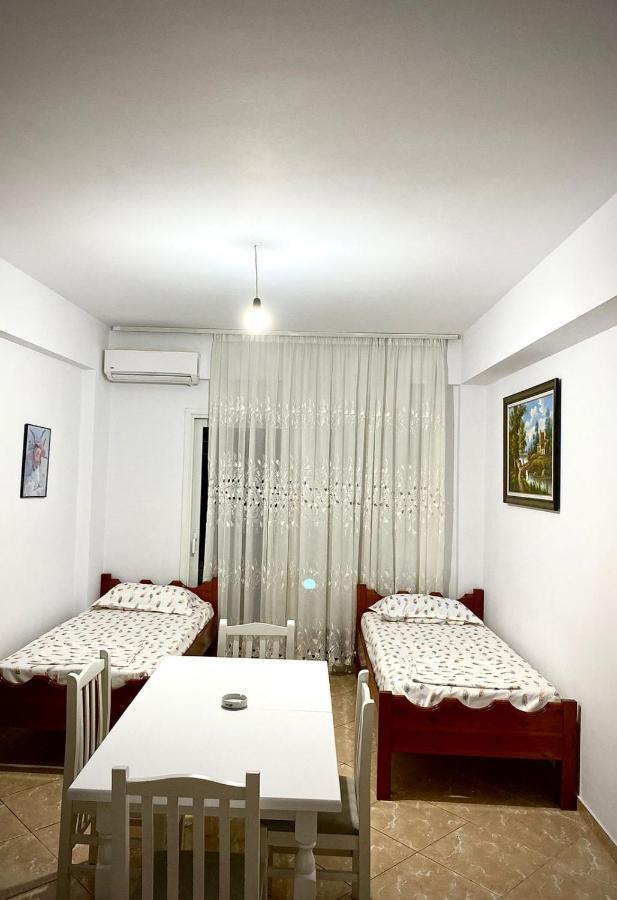 Honey Apartment Near Port Of Saranda Екстер'єр фото